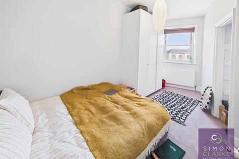2 bedroom flat to rent, Priory Road, Crouch End, N8