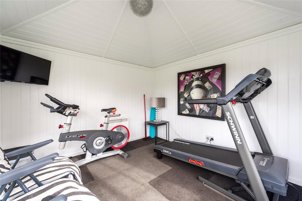 Garage/Gym