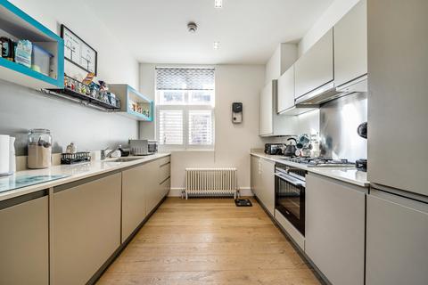 2 bedroom flat for sale, Wellesley Road, London, SE18