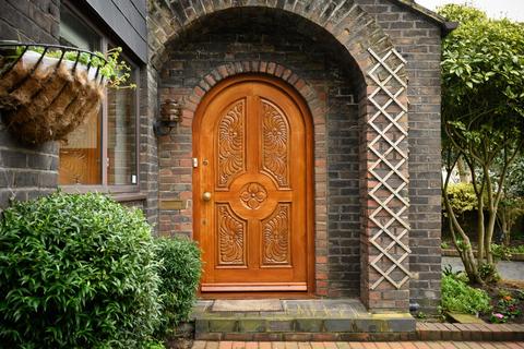 undefined, Hansler Grove, East Molesey, Surrey, KT8