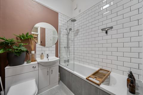 2 bedroom flat for sale, Tressillian Road, Brockley, London, SE4
