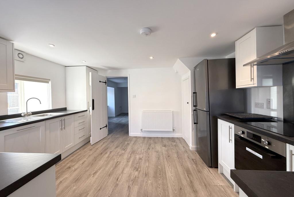 Kitchen dining room 2