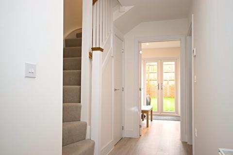 3 bedroom detached house for sale, Burdock Road, Horsham