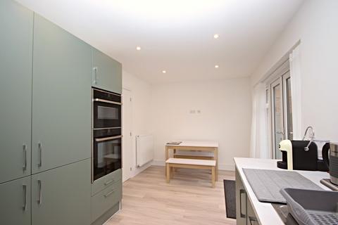 3 bedroom detached house for sale, Burdock Road, Horsham
