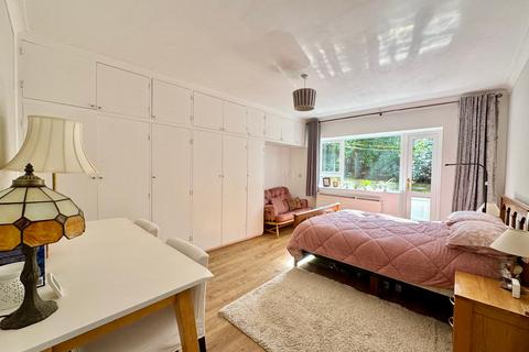 2 bedroom apartment for sale, St Valerie Road, Meyrick Park, Bournemouth, BH2