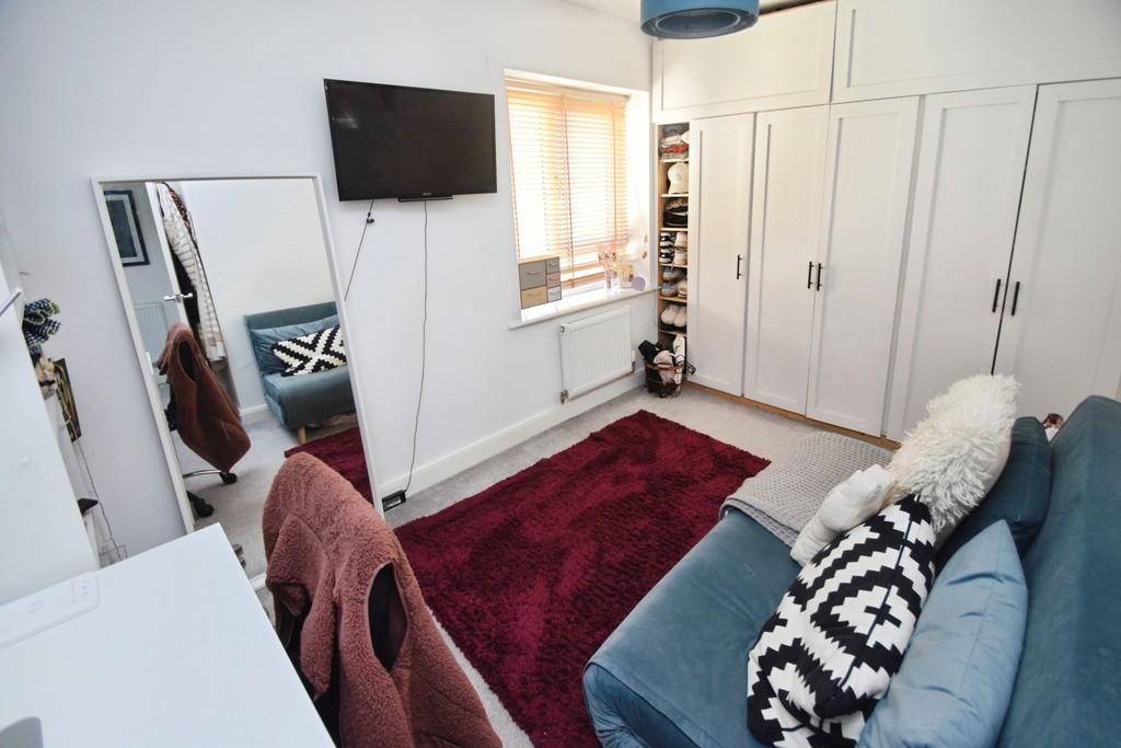 D9125c14-Bedroom 203