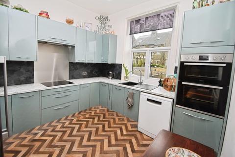 4 bedroom semi-detached house for sale, Dallam Road, Bradford BD18