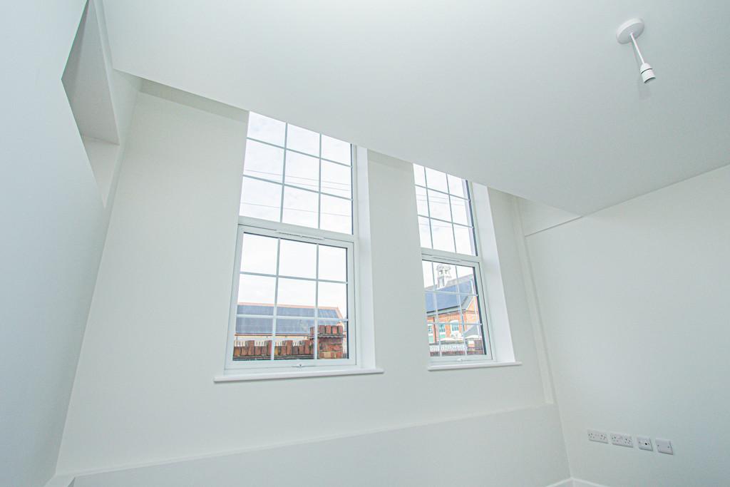 Lounge Windows