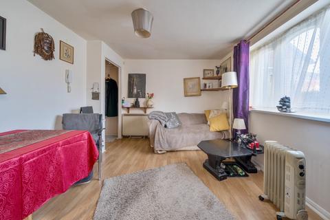 undefined, Chartwell Close, Greenford, UB6