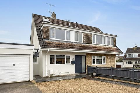 Langholm Avenue, Warminster