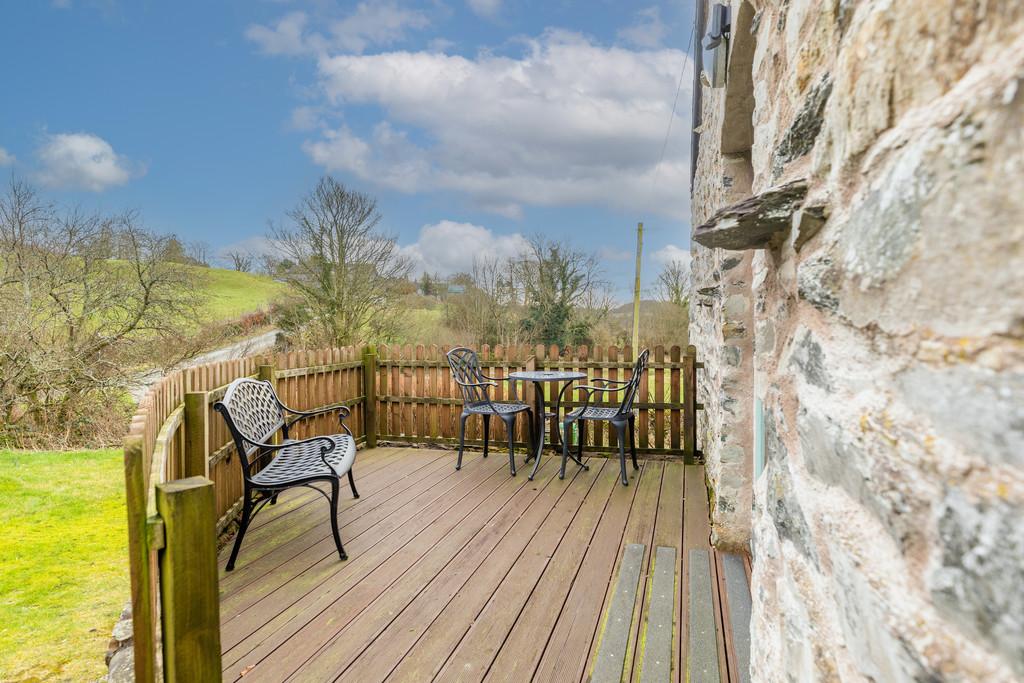 Syke Barn - Decking