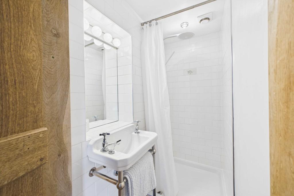 Syke Barn - En-Suite Shower Room