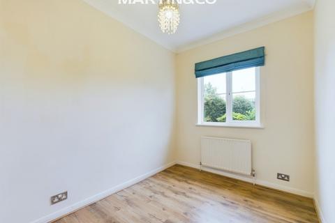 2 bedroom apartment to rent, Lazare Court, Staines-upon-Thames TW18