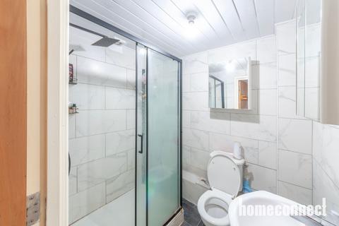 2 bedroom flat for sale, Queensberry Place, London E12