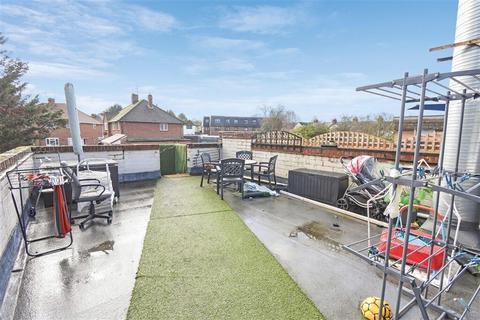 Retail property (high street) for sale, 207 Dedworth Rd Windsor SL4 4JW