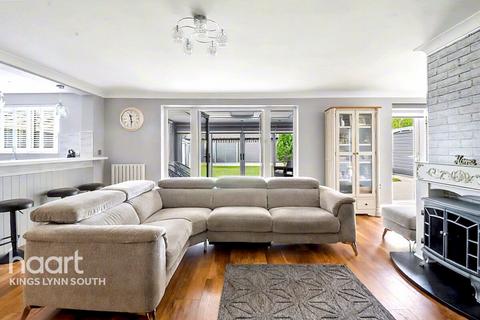 3 bedroom detached bungalow for sale, Stow Road, Wiggenhall St Mary Magdalen