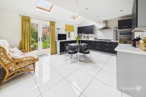 5 bedroom detached house for sale, Woodroffe Way, East Leake