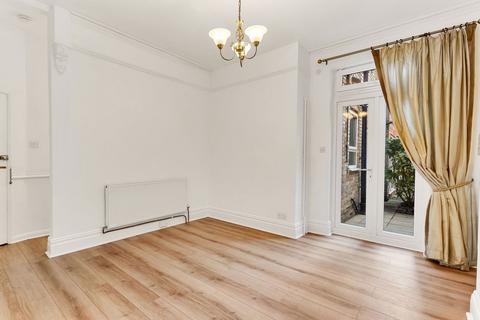 undefined, Goldington Avenue, Bedford MK40