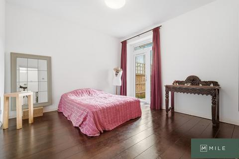 1 bedroom flat for sale, Chevening Road, London NW6