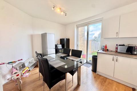 3 bedroom semi-detached house to rent, Invicta Road, Margate, Kent, CT9