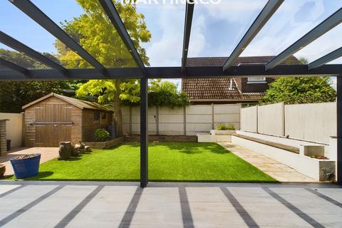 4 bedroom detached house for sale, Easthampstead Road, Wokingham