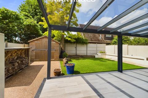 4 bedroom detached house for sale, Easthampstead Road, Wokingham