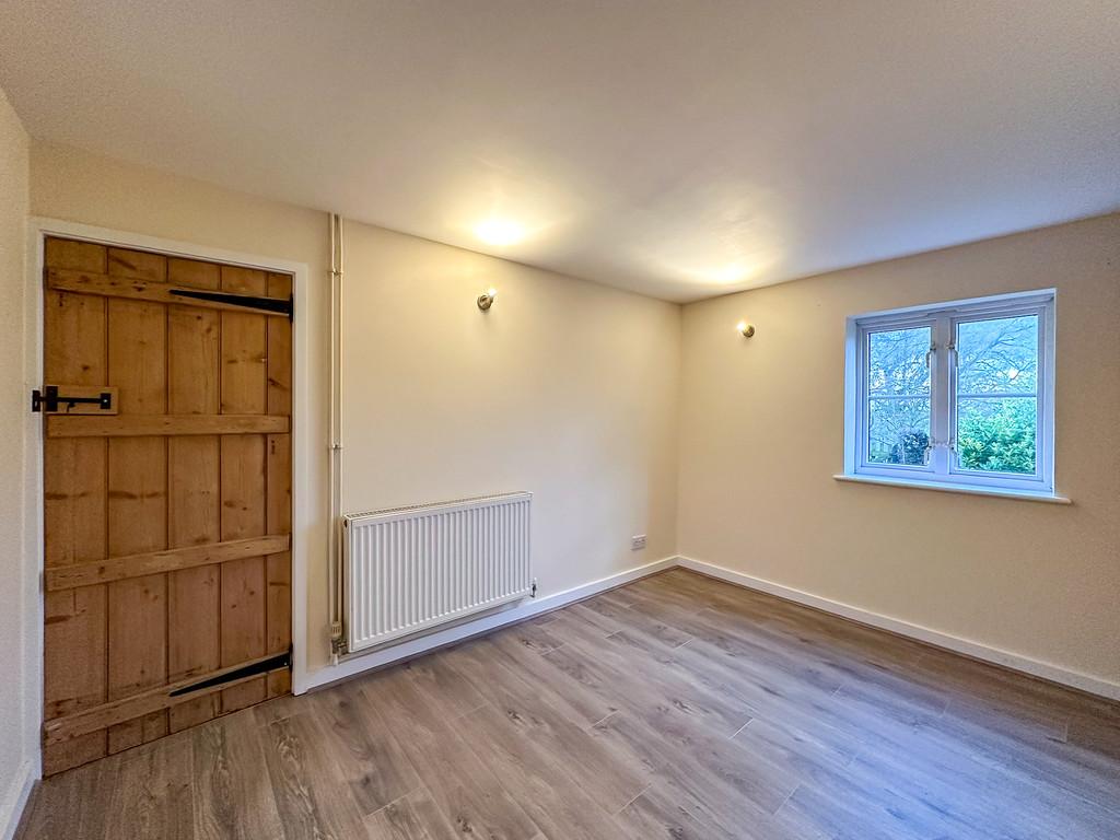 Dining area (2)