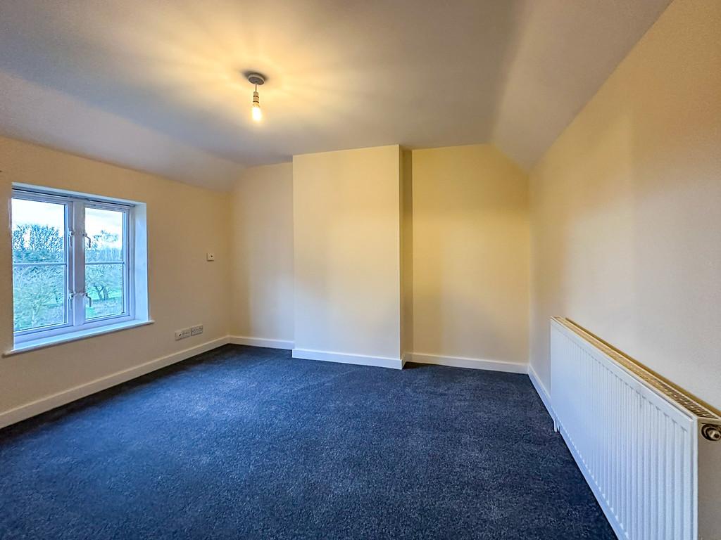 Bedroom 2 (2)