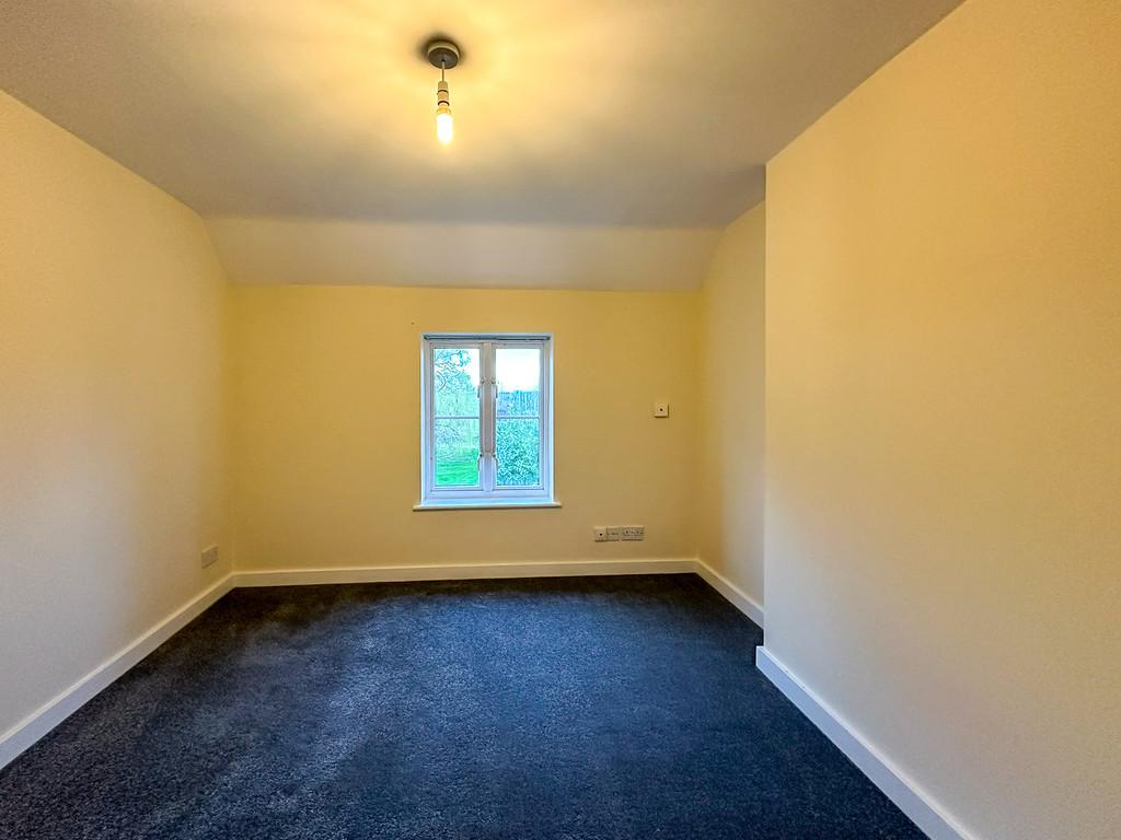 Bedroom 2 (4)