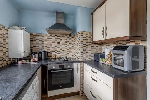 2 bedroom flat for sale, Queens Walk, London W5