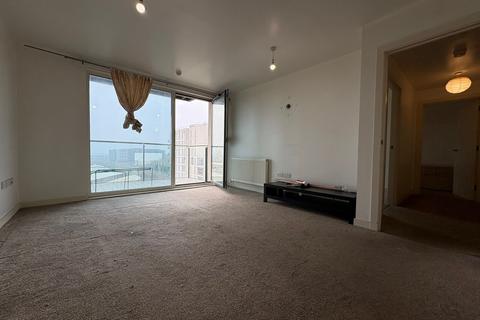 2 bedroom flat to rent, Station Approach, Hayes UB3