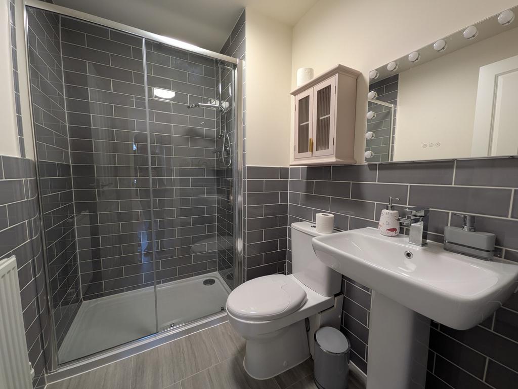 En-suite Bathroom