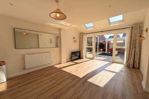 undefined, Armstrongs Fields, Broughton, Aylesbury