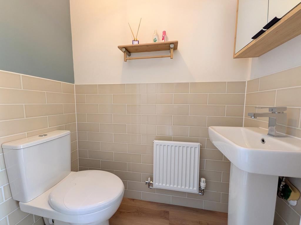 Cloakroom/wc