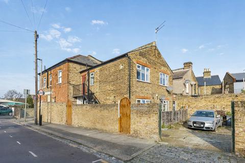 1 bedroom flat for sale, Garratt Lane, Earlsfield, London, SW17