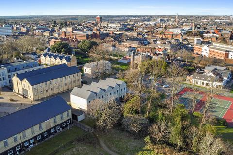 4 bedroom end of terrace house for sale, Londinium Road, Colchester