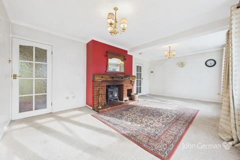 4 bedroom detached house for sale, Cavendish Close, Doveridge