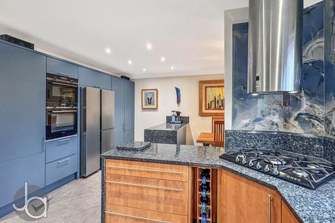 6 bedroom detached house for sale, Maldon Road, Tiptree, Essex