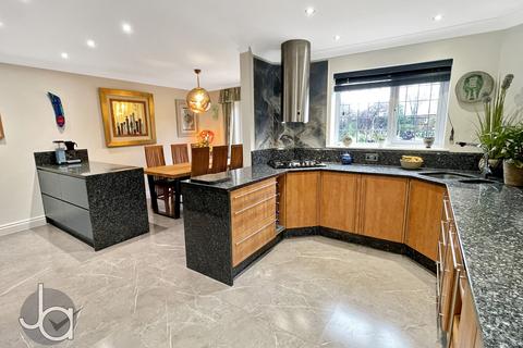 6 bedroom detached house for sale, Maldon Road, Tiptree, Essex