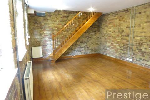 2 bedroom apartment to rent, Manor Road, London N16