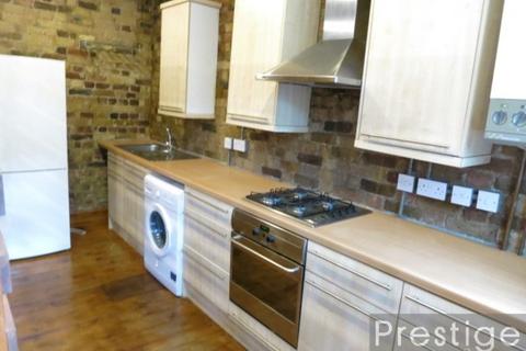 2 bedroom apartment to rent, Manor Road, London N16