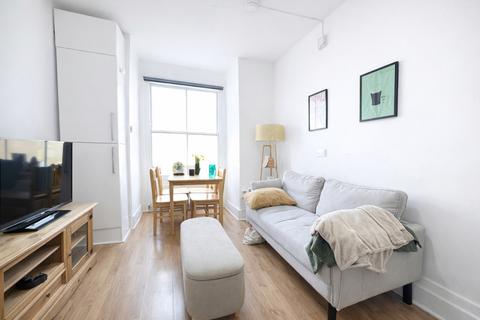 2 bedroom flat to rent, Homerton High Street, London E9