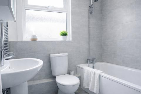 2 bedroom flat to rent, Homerton High Street, London E9
