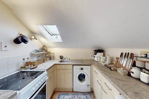 2 bedroom apartment for sale, Finsbury Park Road, London N4