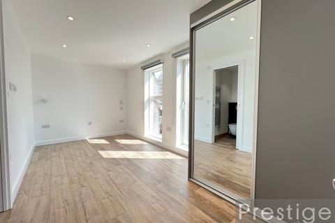 1 bedroom apartment to rent, Brent Street, London NW4
