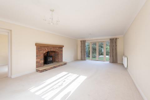 5 bedroom detached house for sale, Clarks Close, Morton, Bourne