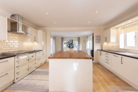 5 bedroom detached house for sale, Clarks Close, Morton, Bourne