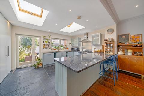 4 bedroom terraced house for sale, Dordrecht Road, London W3