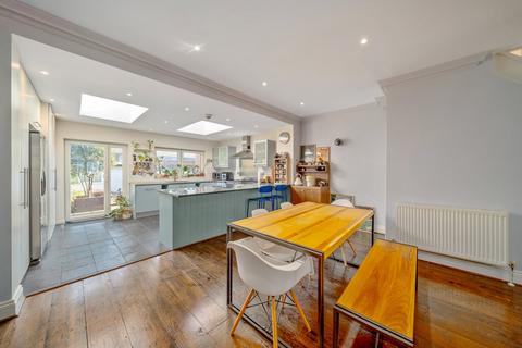 4 bedroom terraced house for sale, Dordrecht Road, London W3