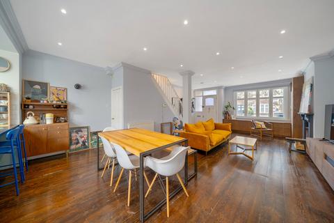 4 bedroom terraced house for sale, Dordrecht Road, London W3